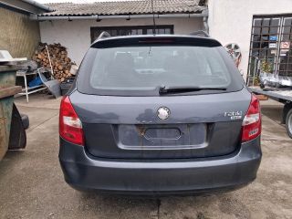 bontott SKODA FABIA II Hátsó középső Biztonsági Öv Csat