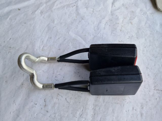 bontott SKODA FABIA II Hátsó középső Biztonsági Öv Csat