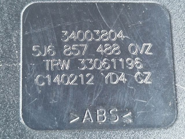 bontott SKODA FABIA II Hátsó középső Biztonsági Öv Csat