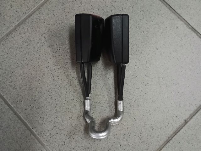 bontott SKODA FABIA II Hátsó középső Biztonsági Öv Csat