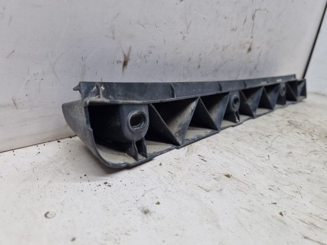 bontott SKODA FABIA II Hátsó középső Lökhárító Tartó (Műanyag)