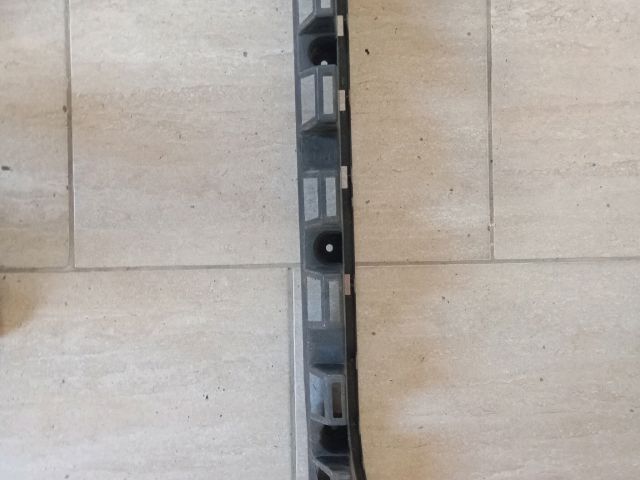 bontott SKODA FABIA II Hátsó középső Lökhárító Tartó (Műanyag)