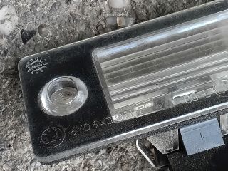 bontott SKODA FABIA II Hátsó Rendszámtábla Világítás