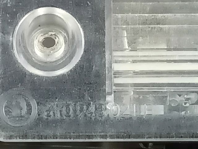 bontott SKODA FABIA II Hátsó Rendszámtábla Világítás