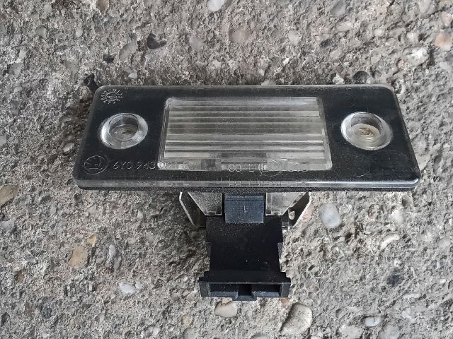 bontott SKODA FABIA II Hátsó Rendszámtábla Világítás