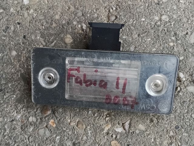 bontott SKODA FABIA II Hátsó Rendszámtábla Világítás