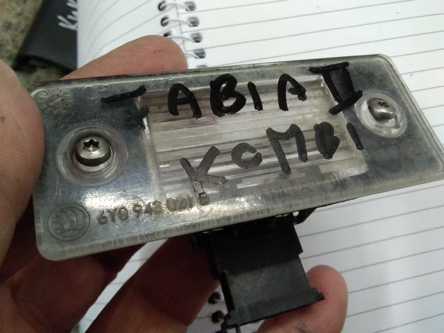 bontott SKODA FABIA II Hátsó Rendszámtábla Világítás