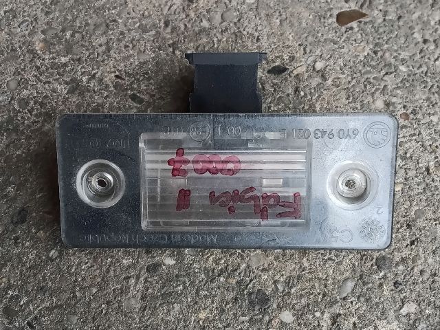 bontott SKODA FABIA II Hátsó Rendszámtábla Világítás