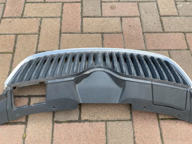 bontott SKODA FABIA II Hűtőrács