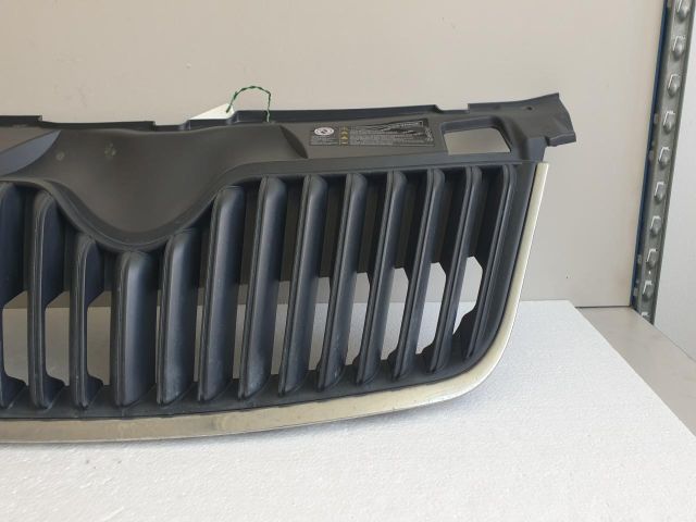 bontott SKODA FABIA II Hűtőrács