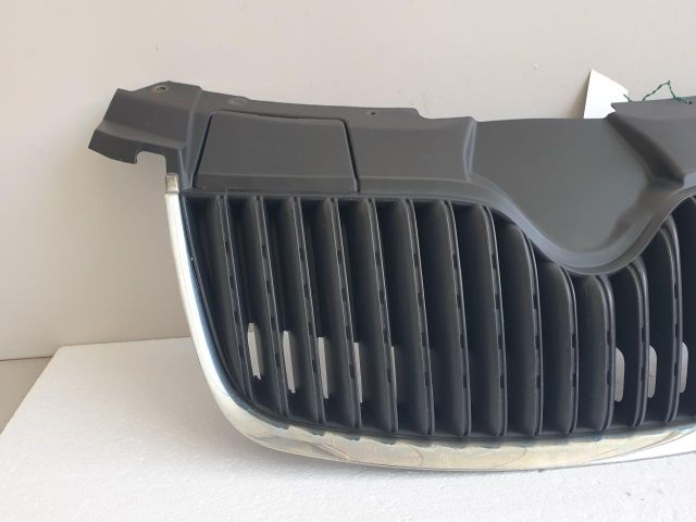 bontott SKODA FABIA II Hűtőrács