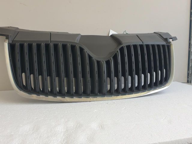bontott SKODA FABIA II Hűtőrács