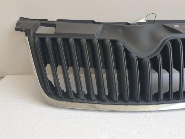 bontott SKODA FABIA II Hűtőrács