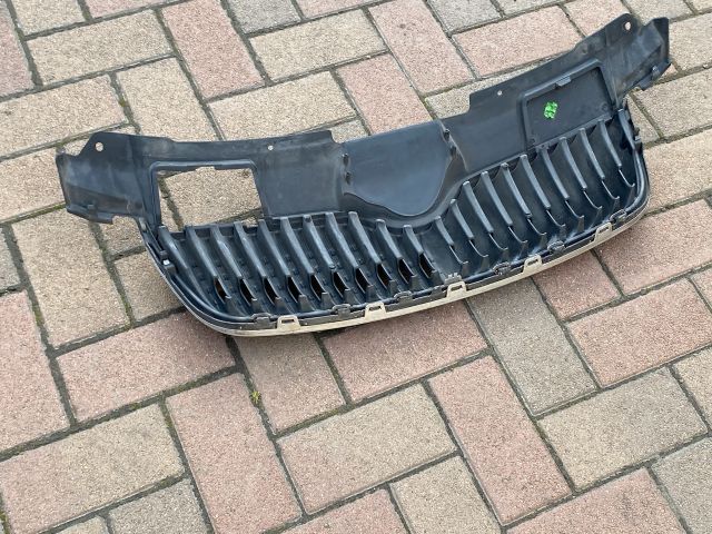 bontott SKODA FABIA II Hűtőrács