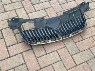 bontott SKODA FABIA II Hűtőrács