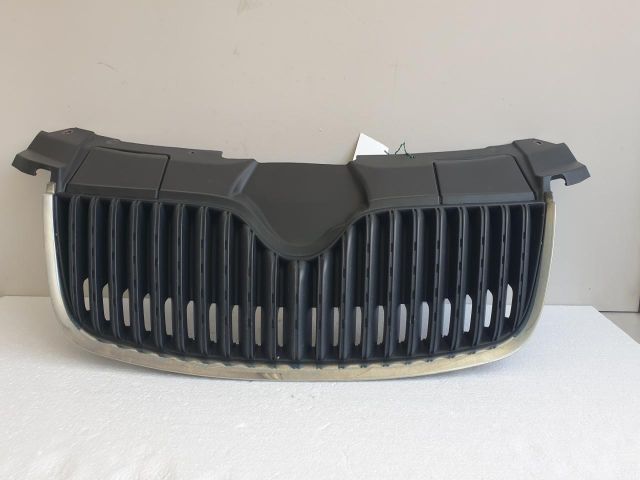 bontott SKODA FABIA II Hűtőrács