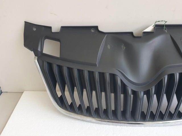 bontott SKODA FABIA II Hűtőrács