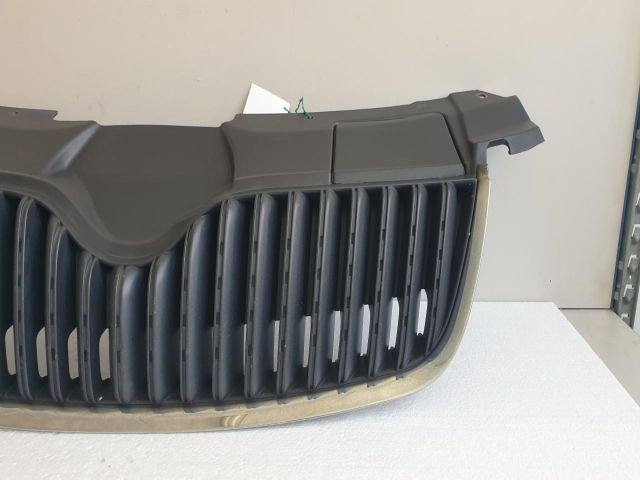 bontott SKODA FABIA II Hűtőrács