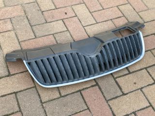 bontott SKODA FABIA II Hűtőrács