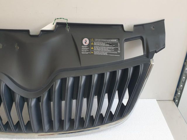 bontott SKODA FABIA II Hűtőrács