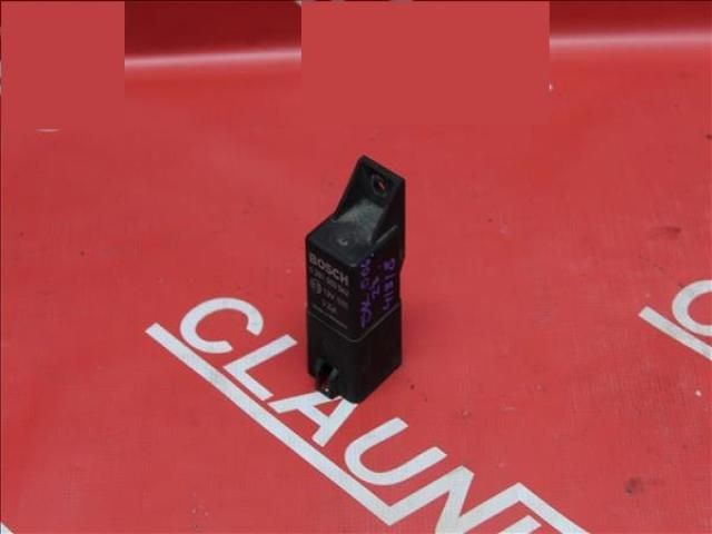 bontott SKODA FABIA II Izzító Relé