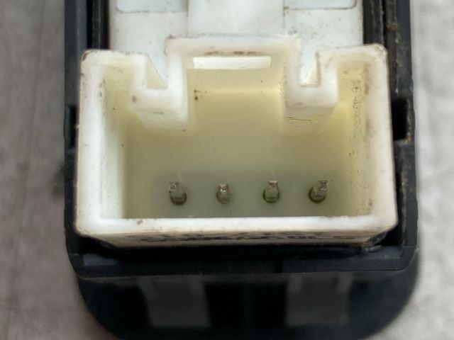 bontott SKODA FABIA II Jobb első Ablakemelő Kapcsoló