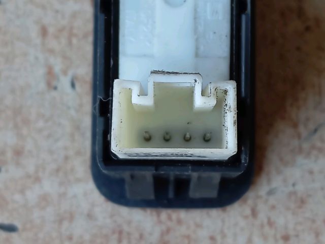 bontott SKODA FABIA II Jobb első Ablakemelő Kapcsoló