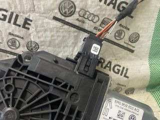 bontott SKODA FABIA II Jobb első Ablakemelő Motor