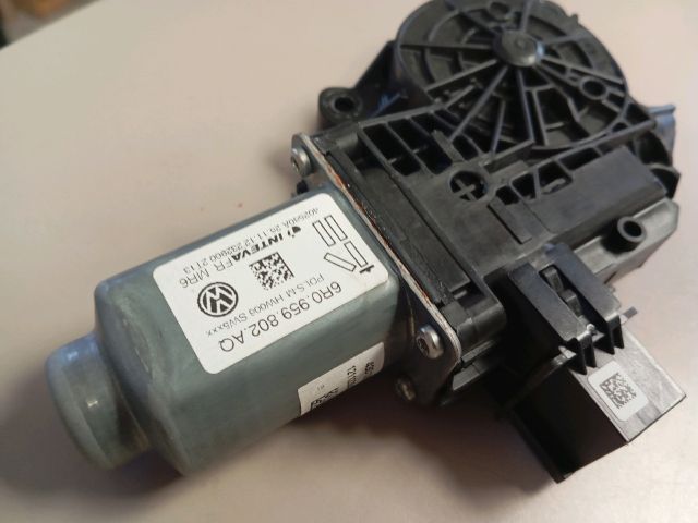 bontott SKODA FABIA II Jobb első Ablakemelő Motor