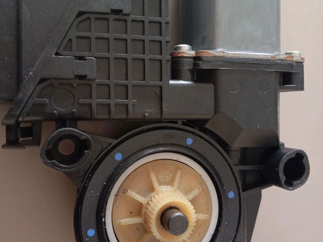 bontott SKODA FABIA II Jobb első Ablakemelő Motor