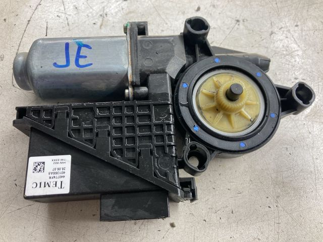 bontott SKODA FABIA II Jobb első Ablakemelő Motor