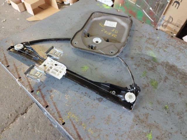 bontott SKODA FABIA II Jobb első Ablakemelő Szerkezet (Elektromos)