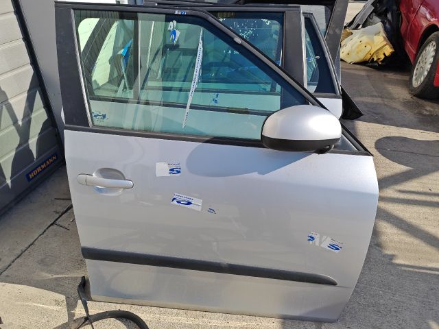 bontott SKODA FABIA II Jobb első Ajtó (Részeivel)