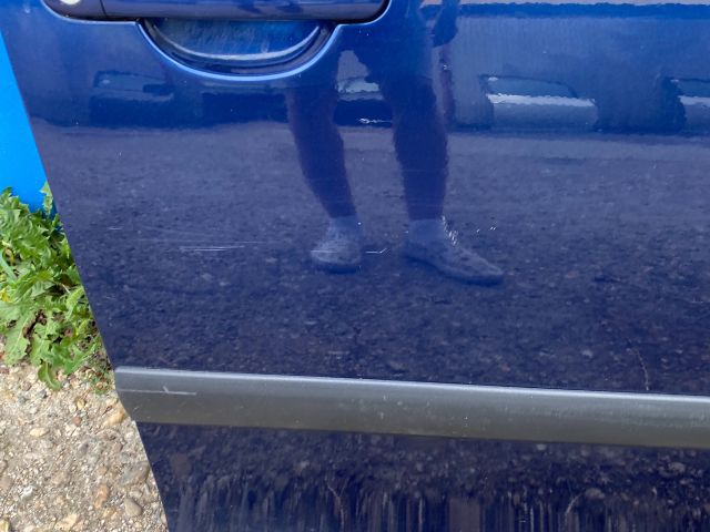 bontott SKODA FABIA II Jobb első Ajtó (Részeivel)