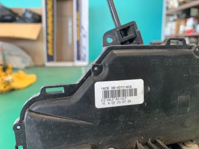 bontott SKODA FABIA II Jobb első Ajtózár