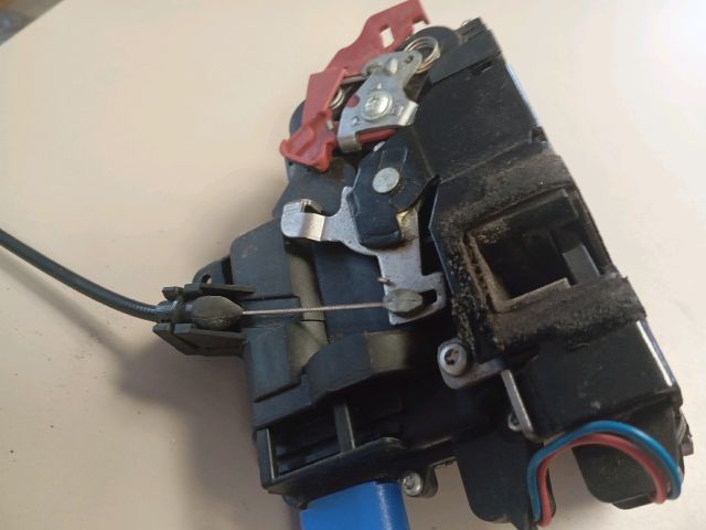 bontott SKODA FABIA II Jobb első Ajtózár