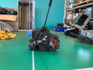 bontott SKODA FABIA II Jobb első Ajtózár