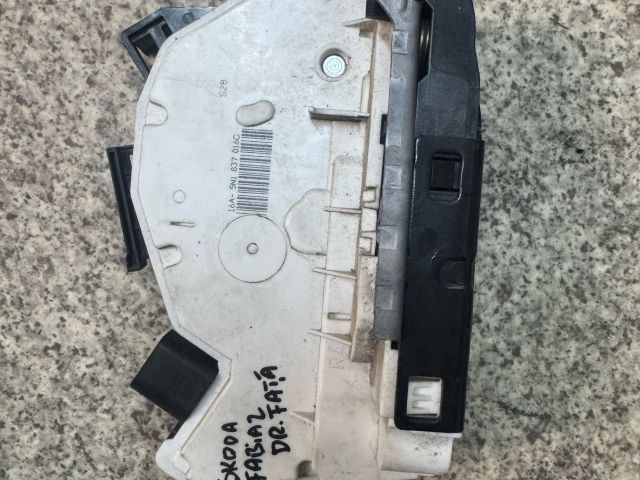 bontott SKODA FABIA II Jobb első Ajtózár