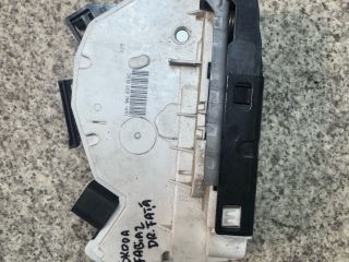 bontott SKODA FABIA II Jobb első Ajtózár