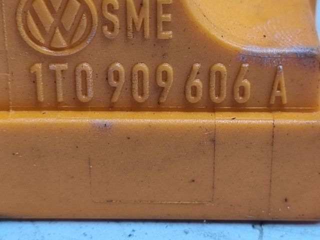 bontott SKODA FABIA II Jobb első Oldal Ütközés Érzékelő