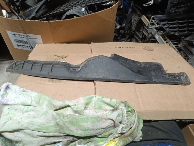 bontott SKODA FABIA II Jobb első Sárvédő Zajszigetelés