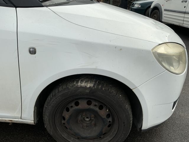 bontott SKODA FABIA II Jobb első Sárvédő