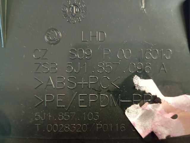 bontott SKODA FABIA II Jobb első Tároló Rekesz