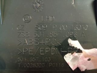 bontott SKODA FABIA II Jobb első Tároló Rekesz