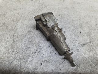 bontott SKODA FABIA II Jobb első Zárbetét