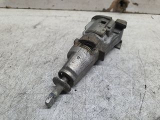 bontott SKODA FABIA II Jobb első Zárbetét