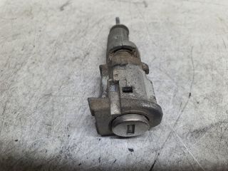 bontott SKODA FABIA II Jobb első Zárbetét