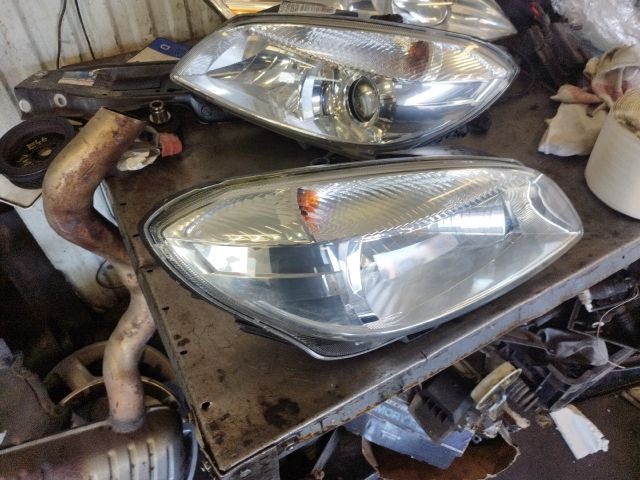 bontott SKODA FABIA II Jobb Fényszóró