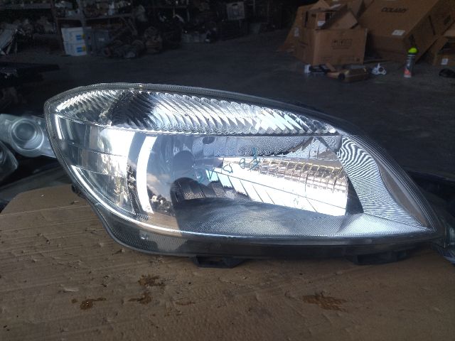 bontott SKODA FABIA II Jobb Fényszóró