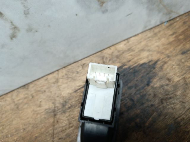 bontott SKODA FABIA II Jobb hátsó Ablakemelő Kapcsoló